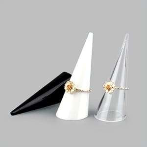 Cones de acrílico para exibição de anéis